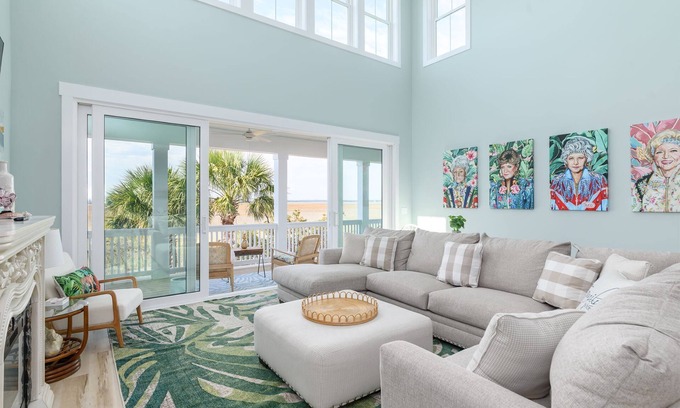 Saint Helena Island Casa | New Build, walking distance to pool and beach! Perfect location on Harbor Island!