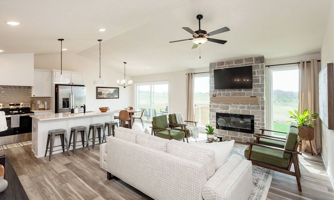 Van Meter Casa | New Build with Fab Design! Theater/Game Room Great for groups! Sleeps 12!