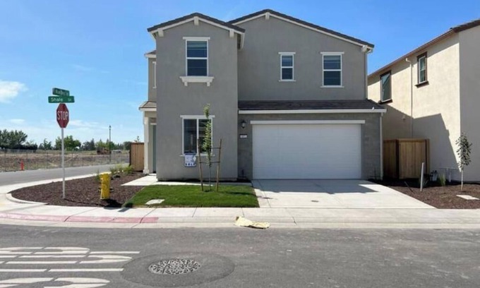 Roseville Casa | New Built corp housing insurance stays pet 30+daysH3