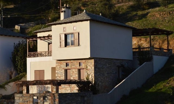 Agios Vlassios Casa | Casa de piedra tradicional recién construida con vistas impresionantes del mar