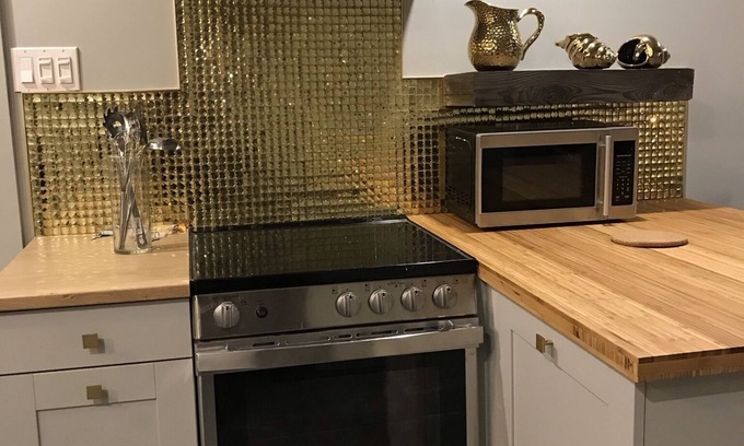 Saint Jovite Apartamento | NEW by Designer at TREMBLANT- Big STYLE- HOT TUB!