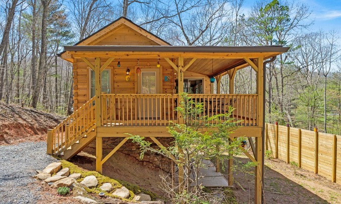 Swannanoa Cabina | NEW Cabin 15 min to Asheville with Blue Mountain Views!