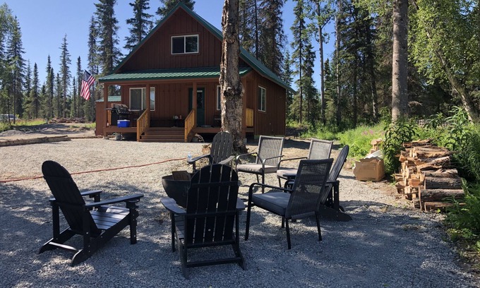 Soldotna Cabina | New Cabin and 150' of Private Kenai Riverfront fishing.