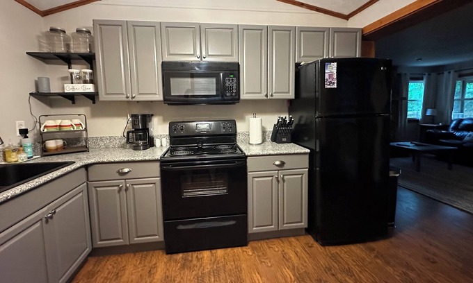 Clayton Cabina | New! - Cabin near Lake Burton, close to all the magic N. GA has to offer