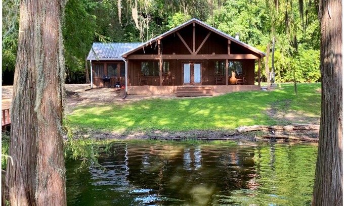 Jones Cabina | New Cabin on Lake Enterprise in Wilmot Arkansas