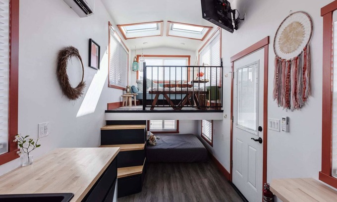 Apple Valley Apartamento | New calm & relaxing Tiny House w/deck near ZION
