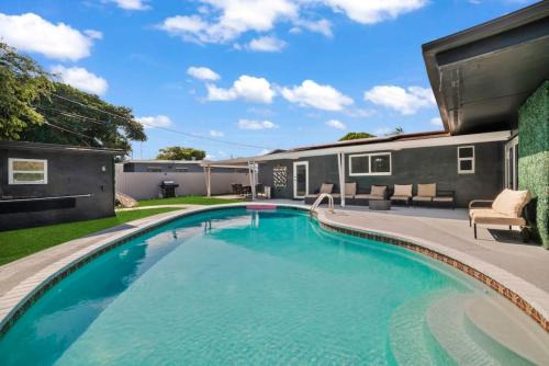 West Park Casa | NEW Casa Maui I 10min to beach I Pool I 18 Sleeps