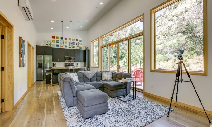 New Castle Casa | New Castle Getaway w/ Grill & Mountain Views!