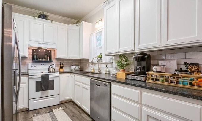 University Casa | New! Centrally Located Family Gathering Place