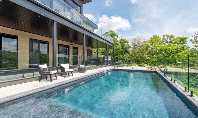 La Conception Casa | NEW! Chalet Mont-Steele | 5 Bedrooms | Hot tub | Outdoor Pool / Tremblant Living