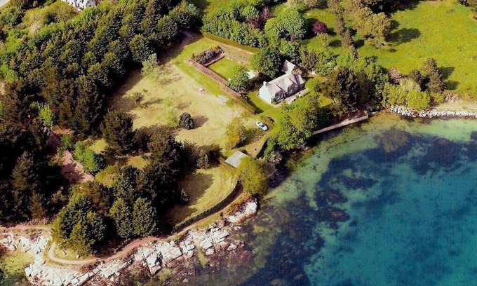 Tregunc Casa | Nuevo - Encantadora casa de campo con techo de paja en el agua con piscina