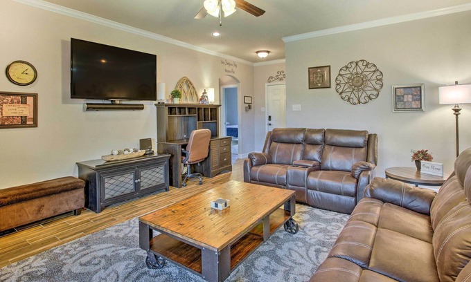 Greenville Casa | Charming Family Home ~ 25 Mi to Lake Tawakoni