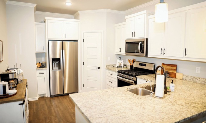 Midland Casa | NEW! Charming retreat nestled in a peaceful neighborhood & conveniently located!
