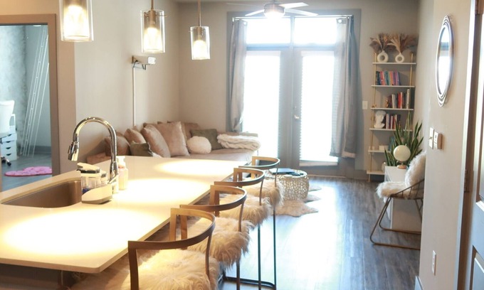 Lindridge-Martin Manor Apartamento | NEW Chic & Cozy City Getaway