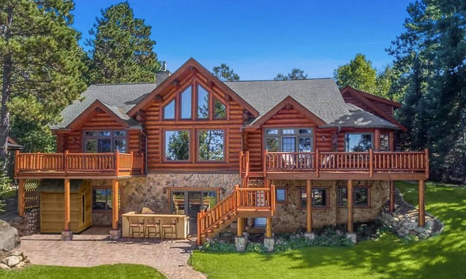 Pequot Lakes Cabina | NEW! Classic Lakeside Lodge with Luxury Amenities and Sunset Views