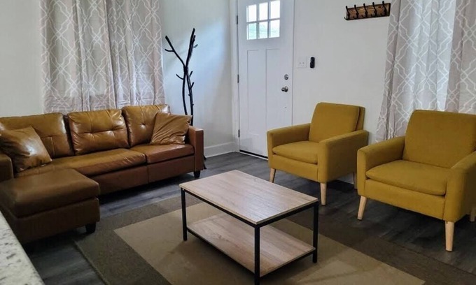 Durham Apartamento | New & Clean 2 Bed Walltown Home. Walk to Duke! B