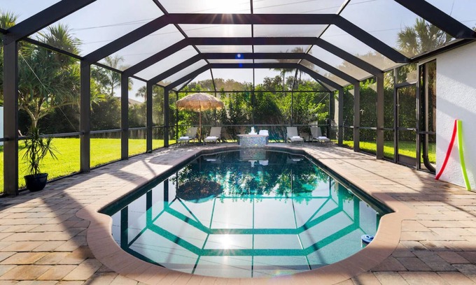 Palm River Estates Casa | NEW - Close to MERCATO & BEACH Designer Pool Home on Estate Lot! 3+bedrooms!