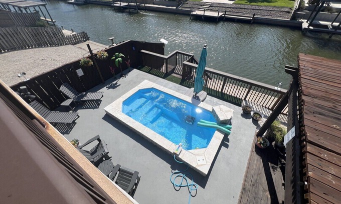 Corpus Christi Casa | NEW Coastal Bliss, Sleeps 11, Pet friendly, HEATED pool, GREEN light fishing!