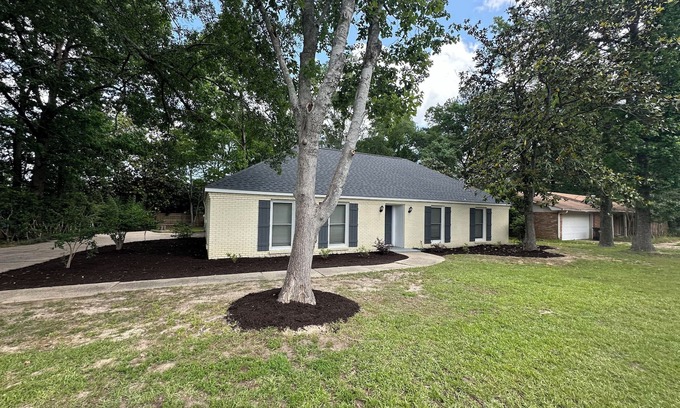 Hattiesburg Casa | NEW! Comfort and Space in Midtown - The Holly House
