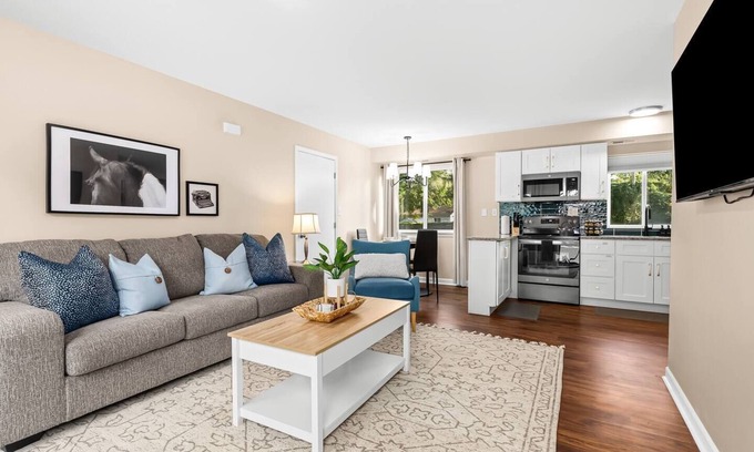 Roseville Apartamento | New! Comfortable 1BR Flat Near Downtown Roseville