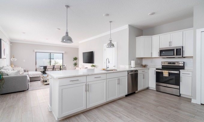 Tampa Casa | New Construction 3BR South Tampa 10 Min Downtown