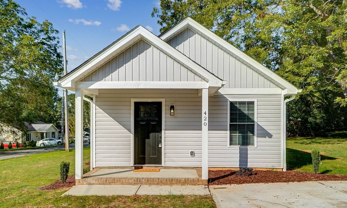 Lincolnton Apartamento | New Construction Duplex near Downtown Lincolnton, NC