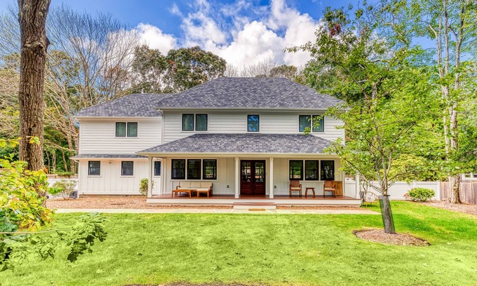 Westhampton Casa | New construction!!! Family home, spotless, pet free winter or summer oasis