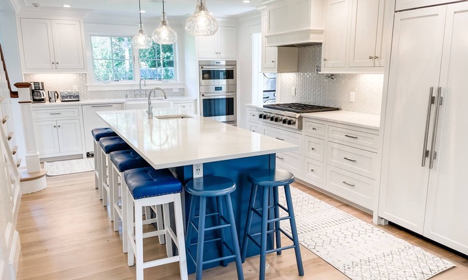 West Tisbury Casa | New Construction Luxury 3 bedroom 2.5 Bath Lamberts Cove Beach Access