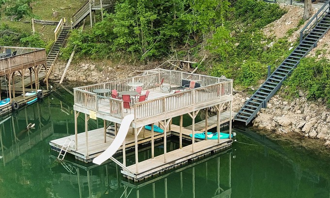 La Follette Casa | NEW CONSTRUCTION lake access home w/ double decker dock, golf cart and hot tub