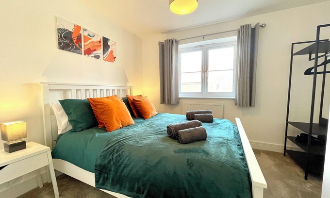 Blackmore End Casa | New Cosy Stylish 2 bedroom / 2 bathroom House with Parking, in Bishops Stortford