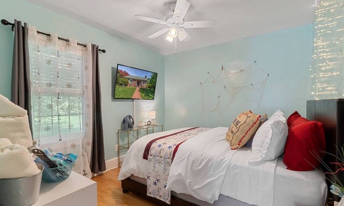 Kilmarnock Casa | NEW Cozy 2 BD 2 BTH w/Arcade Movie Thtr Pool Tbl