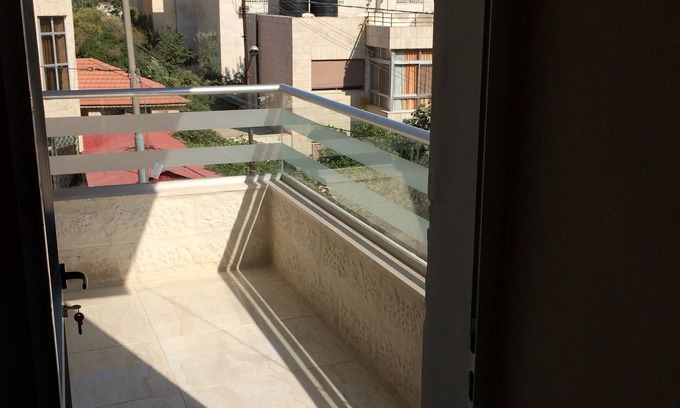 Al Jubeiha Apartamento | Nueva acogedora y totalmente amueblada 1BR