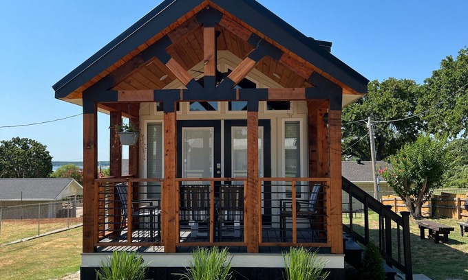 Kingston Cabaña | New Cozy Cottage on Lake Texoma