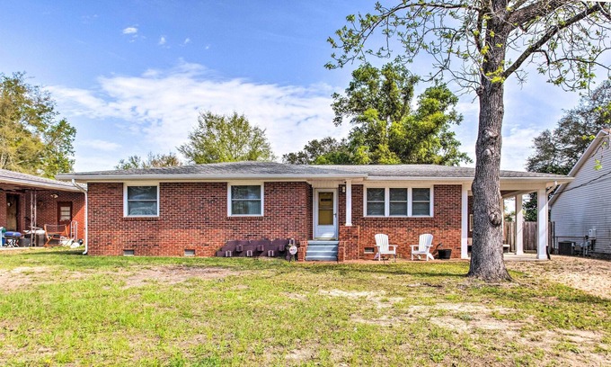 East Pensacola Heights Casa | NEW! Cozy Pensacola Home w/ Yard: 3 Mi to Downtown