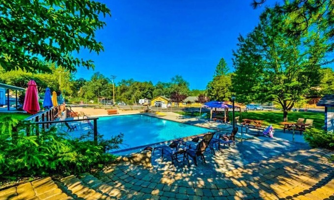 Tuolumne Casa | NEW! Cozy Secluded House w/Deck - Near Yosemite!