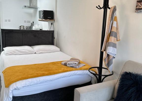 North End Apartamento | New Cozy Studio Apt. House with Parking. Entire space