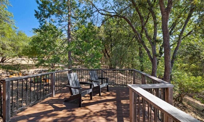 Tuolumne Casa | New! Custom Built Architectural Gem Mountain House