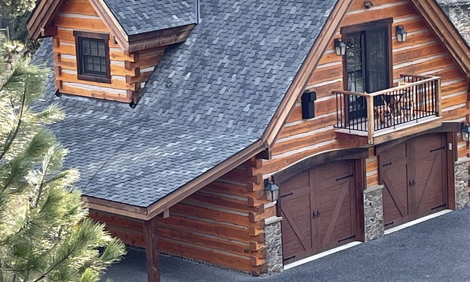 Downtown Leavenworth Cabina | New Custom Log Cabin with Cascade Mountain View- off Icicle Road / Walk to Town