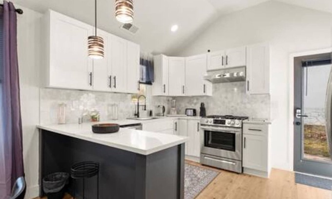 Candler-McAfee Casa | New Decatur Bungalow