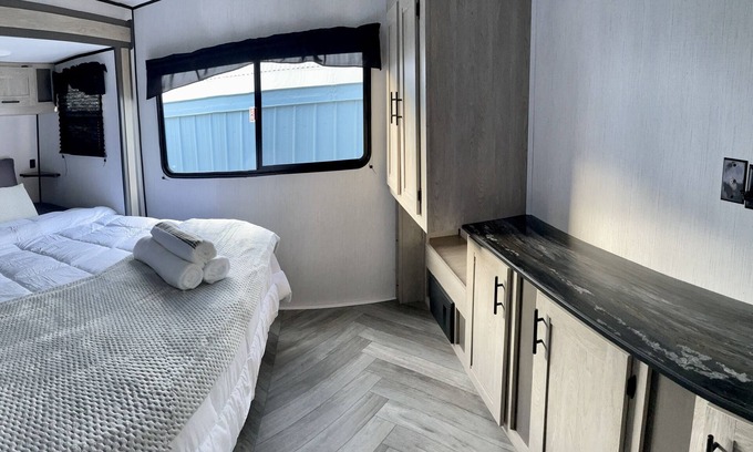 Northwest Orlando Casa | NEW + DELIGHTFUL 2 Bedroom Disney Camper/RV!