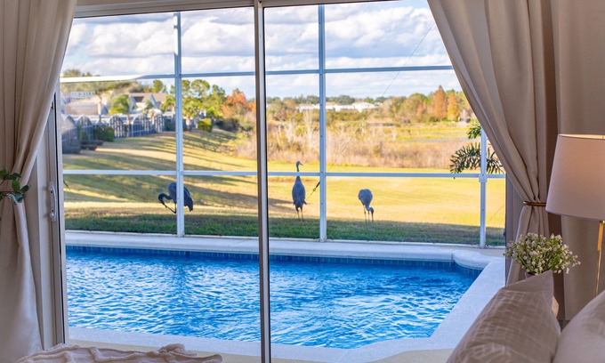 West Haven Casa | New! Delightful Retreat close to Disney - 2 Kings. Free heated pool.
