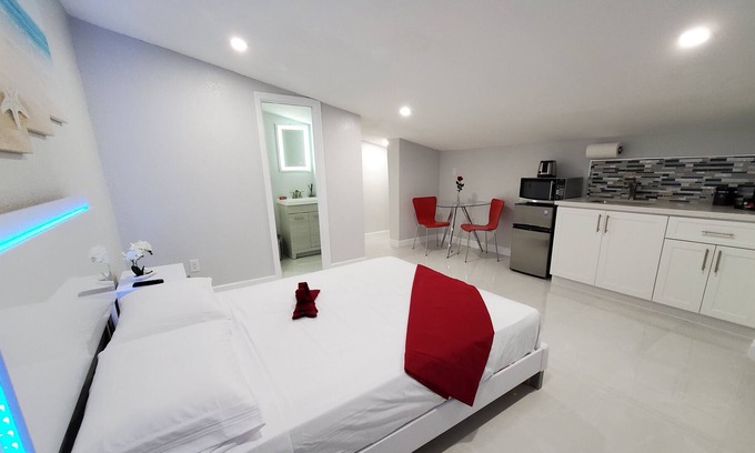 West Hollywood Apartamento | 🌟 Traje elegante en Hollywood cerca de todo 🌟 Alquiler de autos disponibles :)