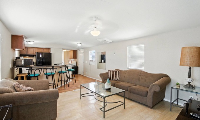 Mesilla Park Casa | NEW! Desert Haven Cozy 2-Bedroom Mobile Home Near NMSU ~ RA502259