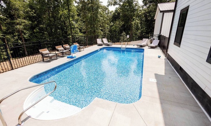 Cadiz Casa | New! Dock! Pool! Hot Tub! Games!