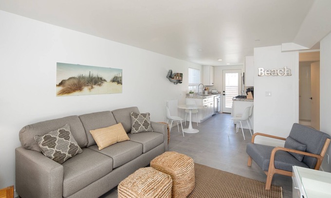Cayucos Apartamento | New Downtown Location!