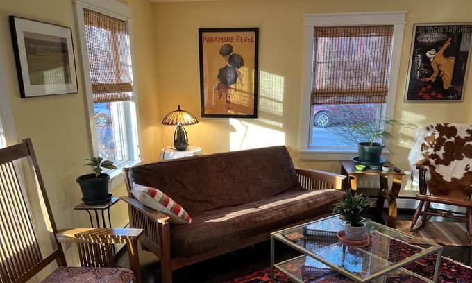 Ithaca Casa | New! Downtown Waterfall Getaway