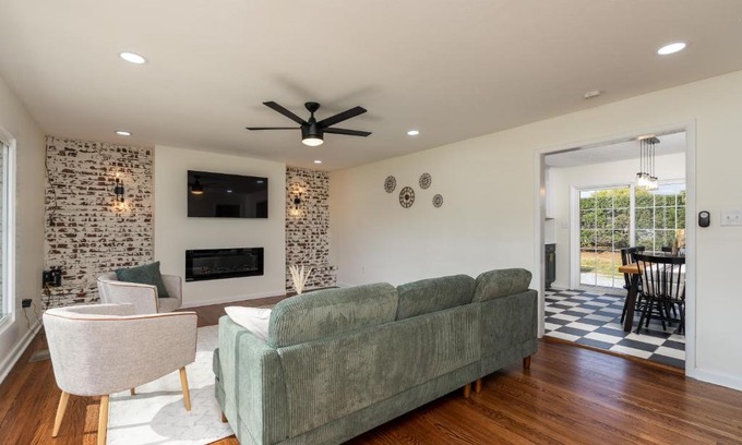 Bluff City Casa | NEW Dragster Dream House 3BD2BA Game Room