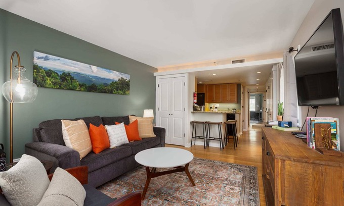 Downtown Asheville Apartamento | NEW Easy Access Condo Walkable to Asheville's best