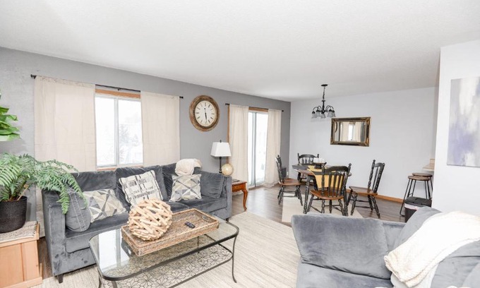 Fargo Casa | NEW Eco Chic Townhome off 25th