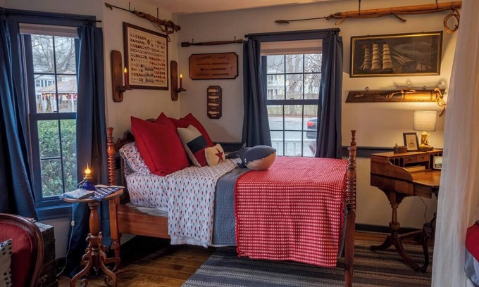 Stonington Apartamento | New England Hospitality at the Carriage House Mystic Vacation Rentals LLC